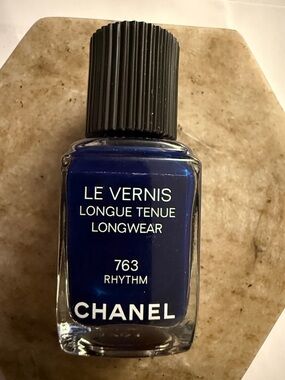 Authentic CHANEL Le Vernis Longwear Nail Polish 763 Rhythm - Deep Navy Blue